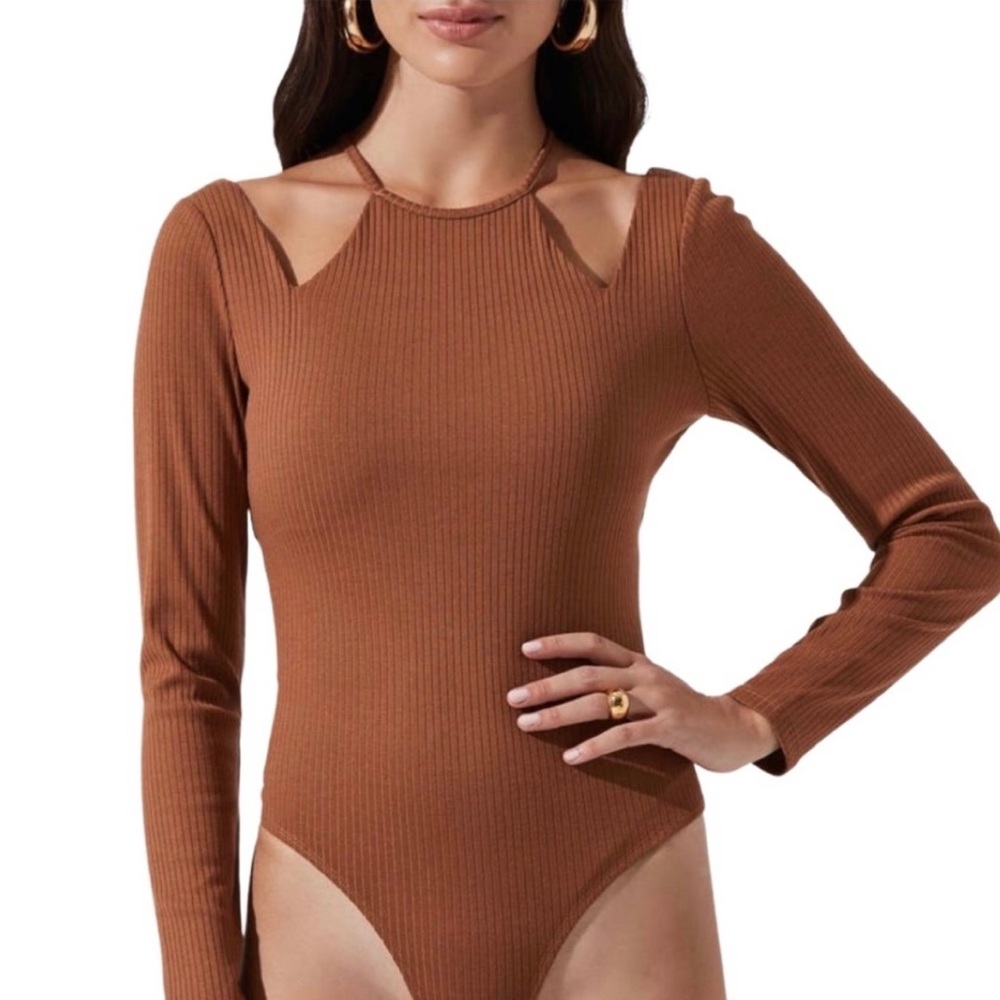 ASTR the Label Halter Neck Cutout Long Sleeve Ribbed Bodysuit Brown XL